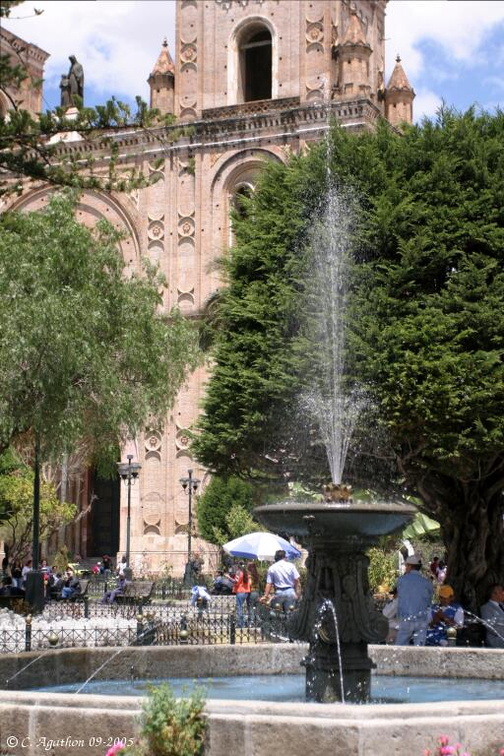 Fontaine parque Abdón Calderón (2)