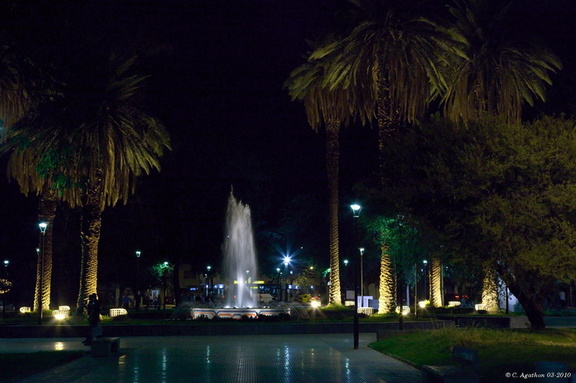 Plaza Chile de nuit