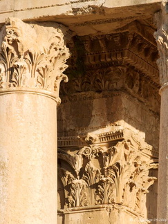 Détail temple de Bacchus (1)