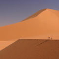 Randonneurs et dunes en Libye