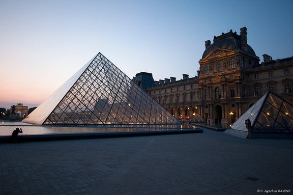 Pyramides et Louvre éclairés (1)